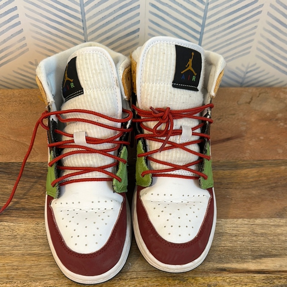 Nike Jordan  High-Top Sneakers boys us 5.5
